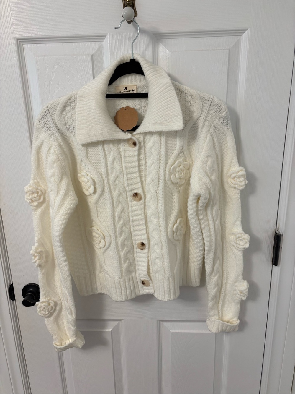 NWT URBAN DAIZY Cream Cable-Knit Floral Button-Up Cardigan